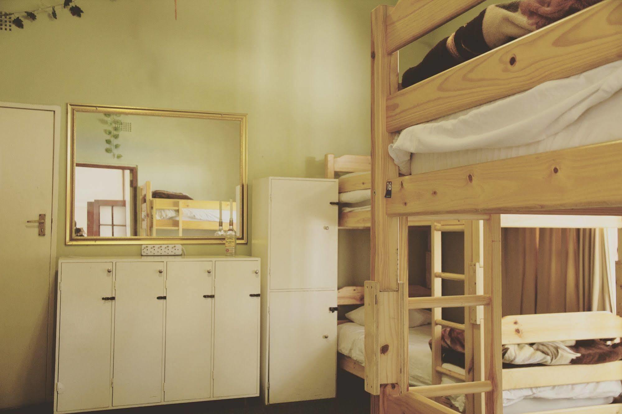 Homebase Melville Backpackers Йоханесбург Екстериор снимка
