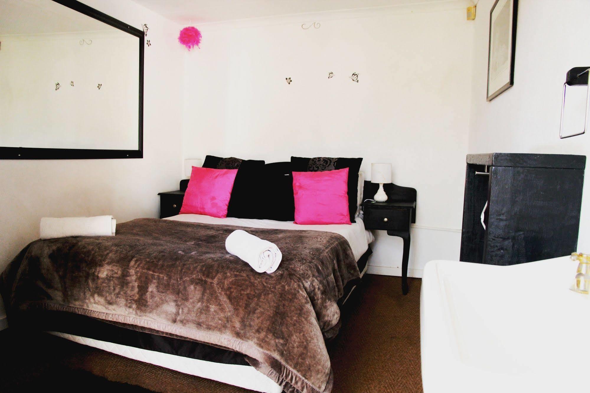 Homebase Melville Backpackers Йоханесбург Екстериор снимка
