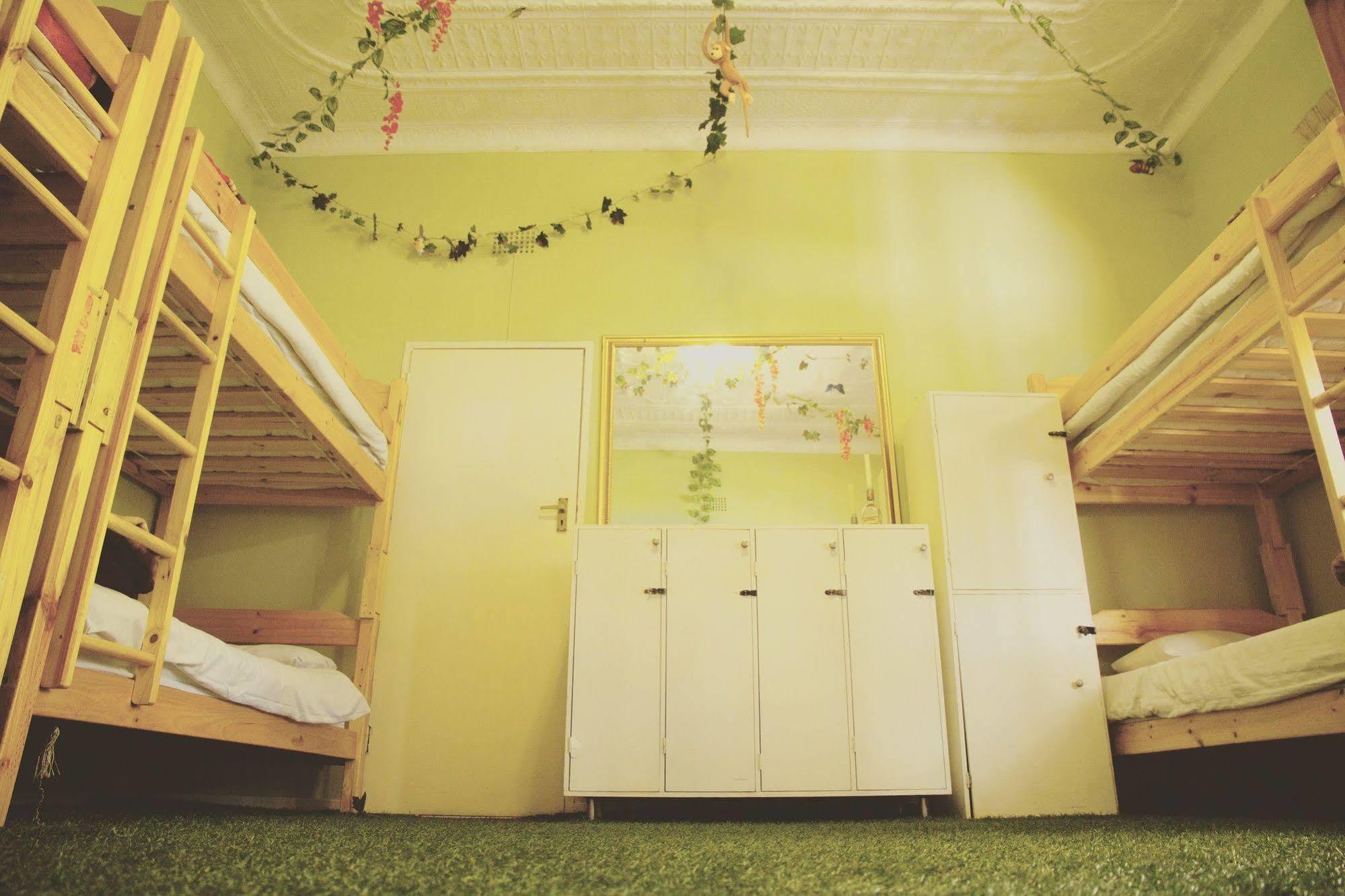 Homebase Melville Backpackers Йоханесбург Екстериор снимка
